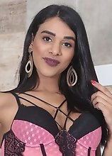 Wendy welcomes her new hot and sexy tranny friend with a huge cock - Julia Alves